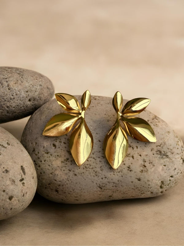Large Gold Reef Studs