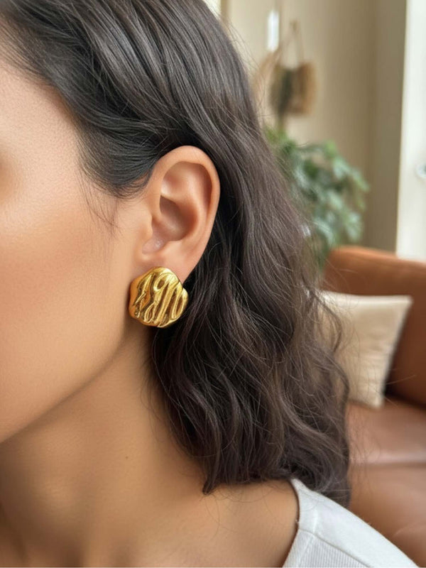 Linear abstract studs